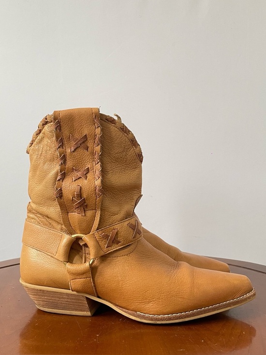 Shoes - Vintage West Coast Tan Leather Cowboy Boots | US 7